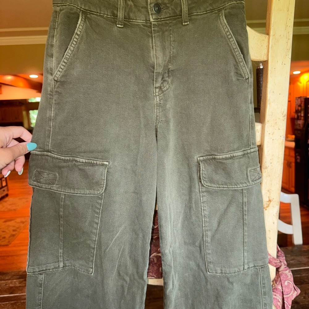 American Eagle Women’s Green Cargo Pants